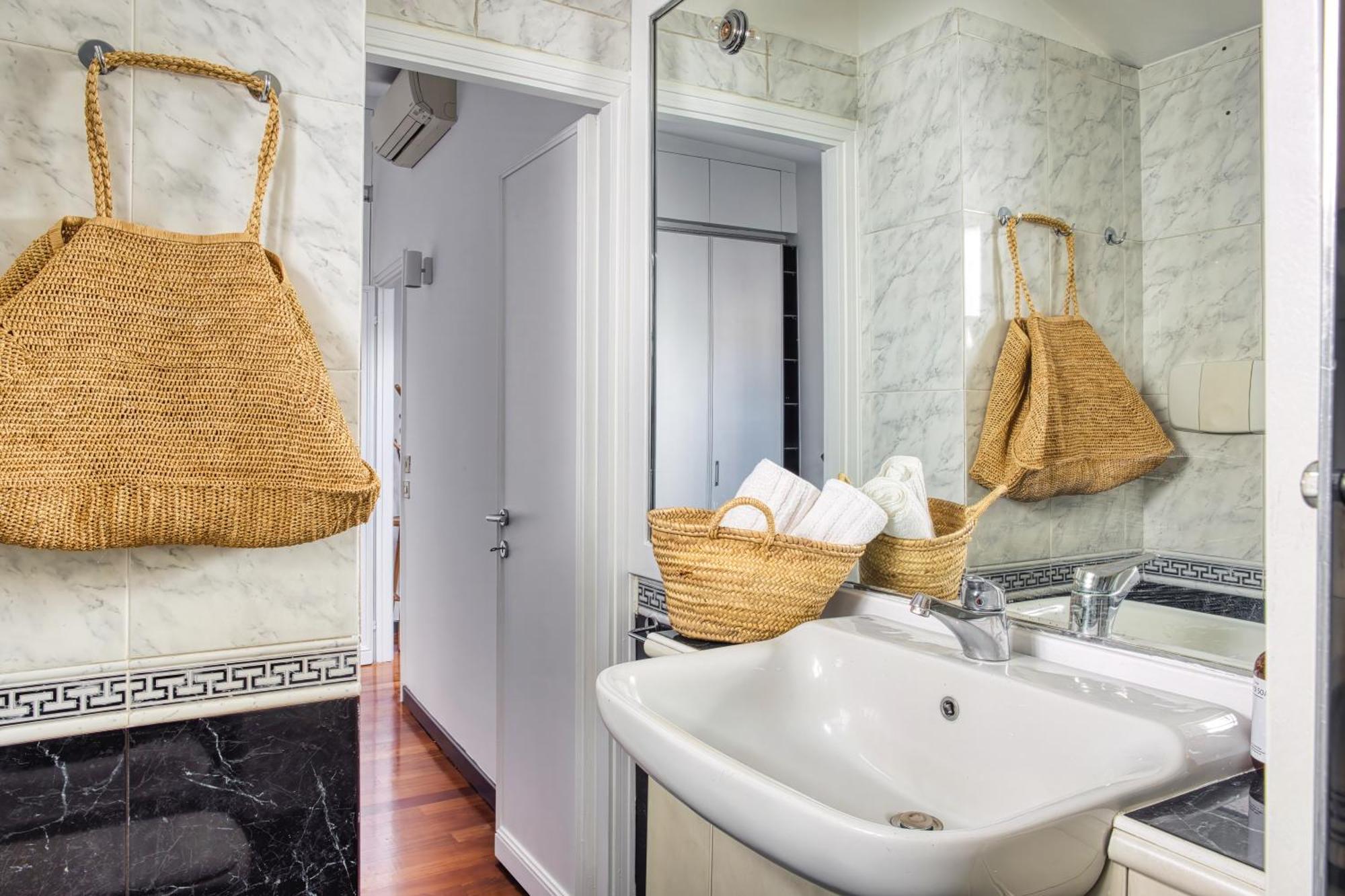 شقة The Green Oriental; Gem In The Duomo City Center ميلان المظهر الخارجي الصورة